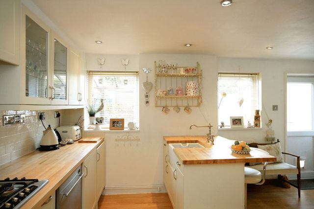  Image of 3 bedroom Detached house for sale in Tintagel Close Andover SP10 at Tintagel Close Array Charlton, SP10 4DD