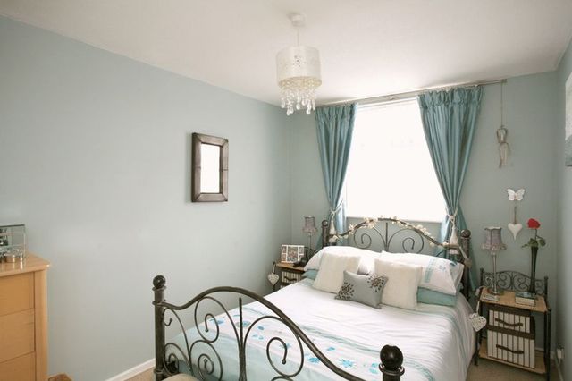  Image of 3 bedroom Detached house for sale in Tintagel Close Andover SP10 at Tintagel Close Array Charlton, SP10 4DD