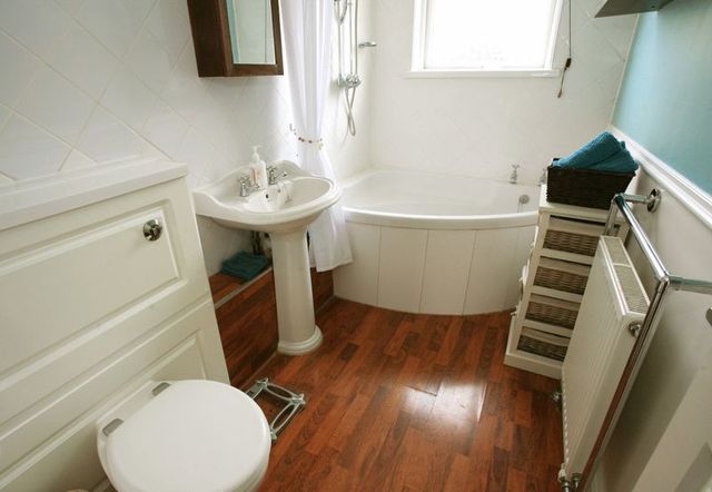  Image of 3 bedroom Detached house for sale in Tintagel Close Andover SP10 at Tintagel Close Array Charlton, SP10 4DD