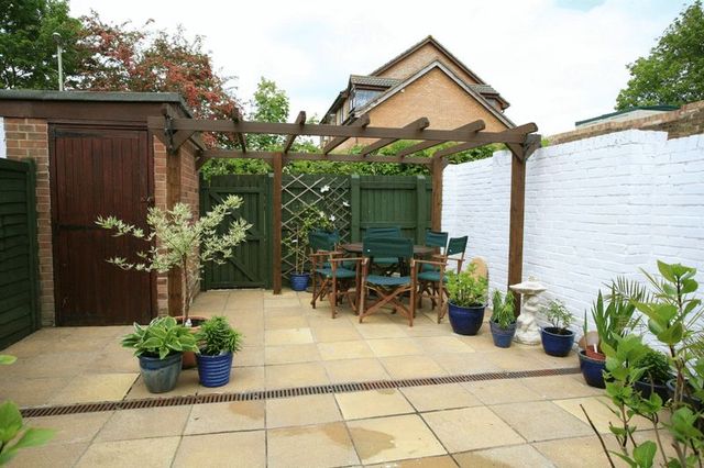  Image of 3 bedroom Detached house for sale in Tintagel Close Andover SP10 at Tintagel Close Array Charlton, SP10 4DD