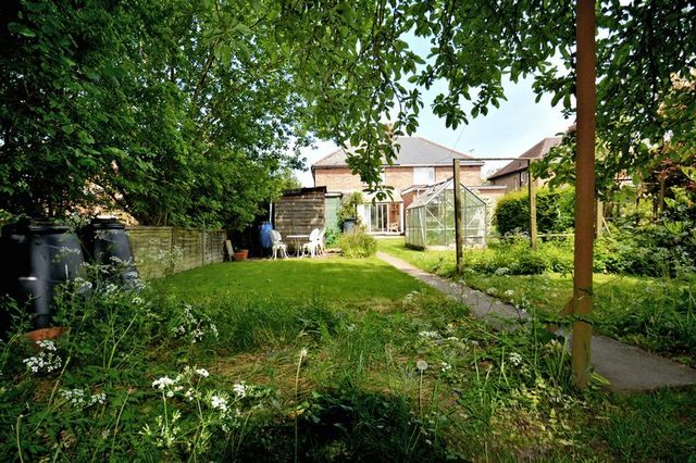  Image of 3 bedroom Semi-Detached house for sale in Wantage Road Didcot OX11 at Wantage Road  Didcot, OX11 0BS