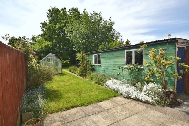  Image of 3 bedroom Semi-Detached house for sale in Wantage Road Didcot OX11 at Wantage Road  Didcot, OX11 0BS