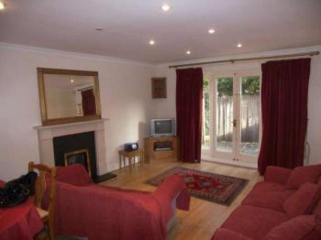  Image of 2 bedroom Cottage to rent in Portsmouth Road Thames Ditton KT7 at Portsmouth Road  Thames Ditton, KT7 0TB