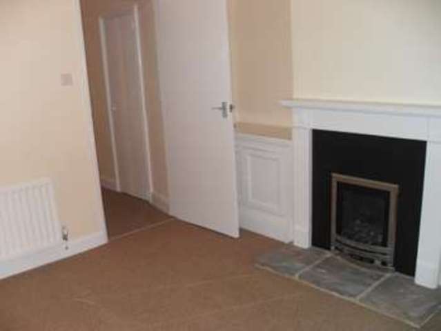  Image of 2 bedroom Cottage to rent in High Street Skelton-in-Cleveland Saltburn-by-the-Sea TS12 at High Street  Skelton, TS12 2EF