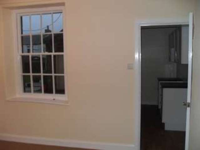  Image of 2 bedroom Cottage to rent in High Street Skelton-in-Cleveland Saltburn-by-the-Sea TS12 at High Street  Skelton, TS12 2EF