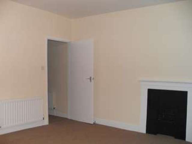  Image of 2 bedroom Cottage to rent in High Street Skelton-in-Cleveland Saltburn-by-the-Sea TS12 at High Street  Skelton, TS12 2EF