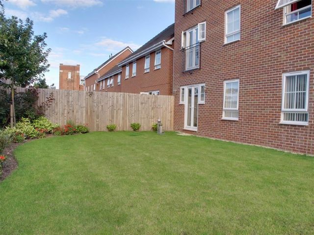 Image of 2 bedroom Flat for sale in Willis Place Worcester WR2 at Cordwainers Court Worcester Worcester, WR2 4AX