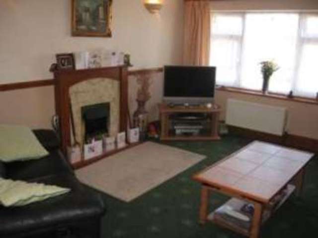  Image of 3 bedroom Bungalow for sale in Trenance Trenance Mawgan Porth Newquay TR8 at Mawgan Porth Newquay Trenance, TR8 4BY