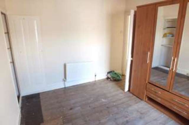  Image of 4 bedroom Terraced house for sale in Trafalgar Road Tenby SA70 at Tenby Pembrokeshire Tenby, SA70 7DN