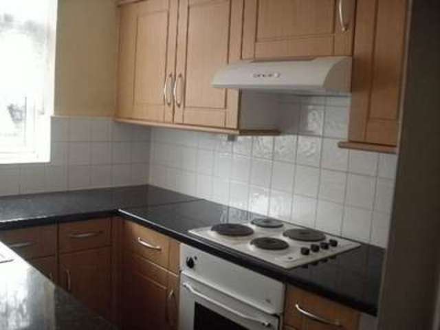  Image of 2 bedroom Flat to rent in Roneo Corner Hornchurch RM12 at Roneo Corner  Hornchurch, RM12 4TN