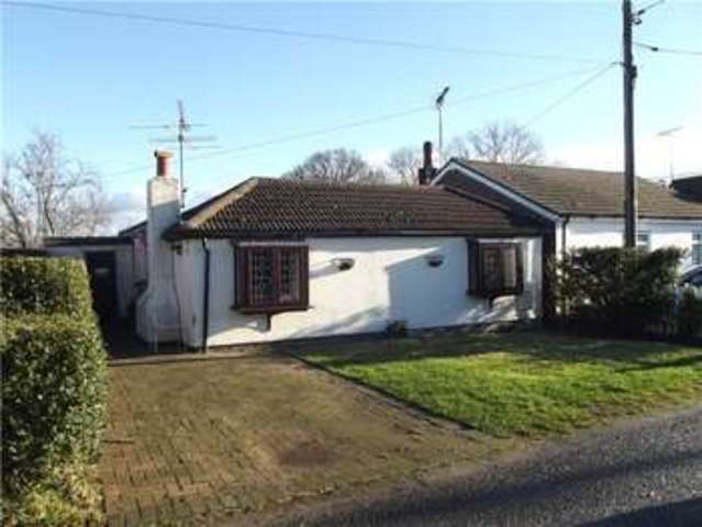  Image of 2 bedroom Detached house for sale in Trowes Lane Swallowfield Reading RG7 at Trowes Lane Swallowfield Swallowfield, RG7 1RP