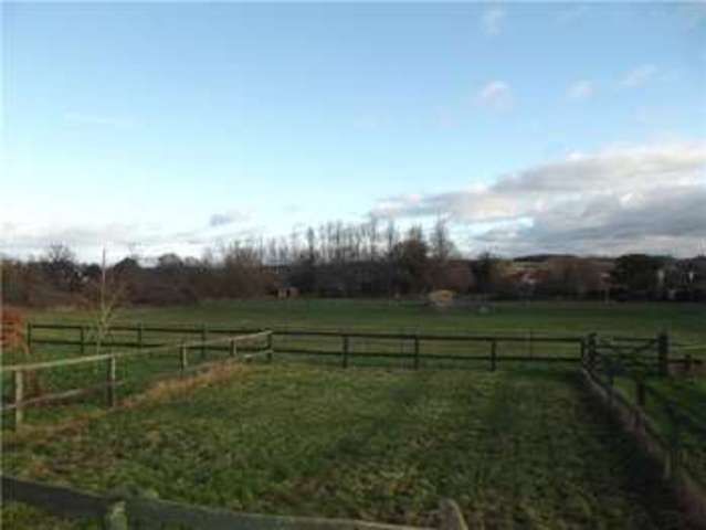  Image of 2 bedroom Detached house for sale in Trowes Lane Swallowfield Reading RG7 at Trowes Lane Swallowfield Swallowfield, RG7 1RP