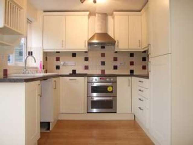  Image of 2 bedroom End of Terrace to rent in Montague Close Wokingham RG40 at Wokingham Berkshire Wokingham, RG40 5PF