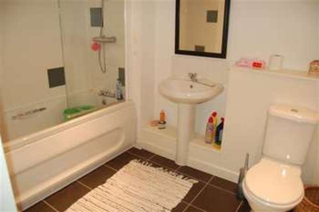  Image of 3 bedroom Terraced house to rent in Pallister Terrace Roehampton Vale London SW15 at Wimbledon Common, SW15 3ER