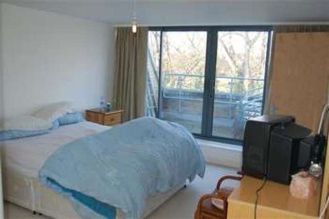  Image of 3 bedroom Terraced house to rent in Pallister Terrace Roehampton Vale London SW15 at Wimbledon Common, SW15 3ER