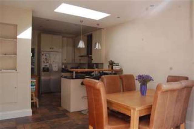  Image of 3 bedroom Terraced house to rent in Vale Cottages Kingston Vale London SW15 at Wimbledon Common, SW15 3RW