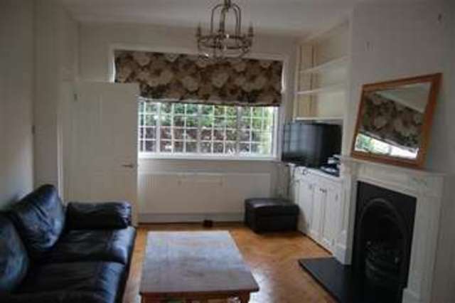  Image of 3 bedroom Terraced house to rent in Vale Cottages Kingston Vale London SW15 at Wimbledon Common, SW15 3RW