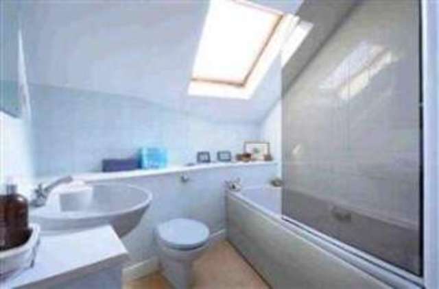  Image of 4 bedroom Town House for sale in Alfredston Place Wantage OX12 at Wantage Oxfordshire Wantage, OX12 8DL