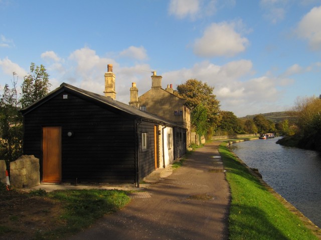  Image of 1 bedroom Cottage to rent in Darlington Wharf Bath BA2 at Bath BA2 6NJ Bath, BA2 6NJ