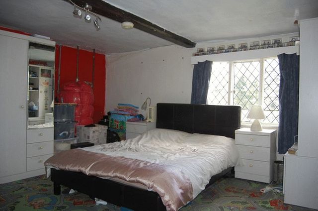  Image of 2 bedroom Detached house for sale in The Soke Alresford SO24 at The Soke  Alresford, SO24 9DB