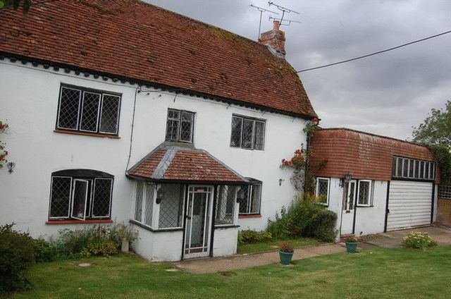  Image of 2 bedroom Detached house for sale in The Soke Alresford SO24 at The Soke  Alresford, SO24 9DB