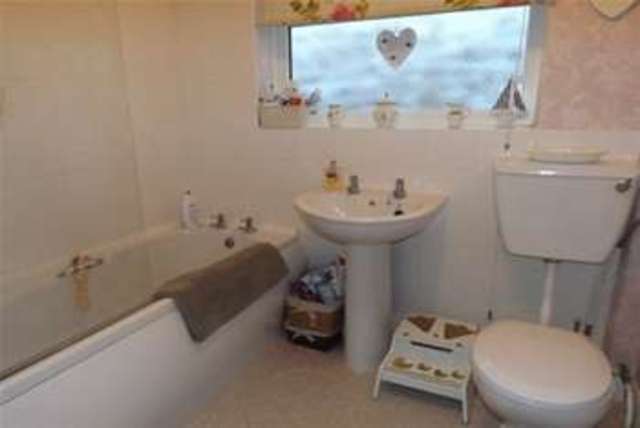  Image of 2 bedroom Bungalow to rent in Main Street Thornton Le Moor Northallerton DL7 at Northallerton, DL7 9DW
