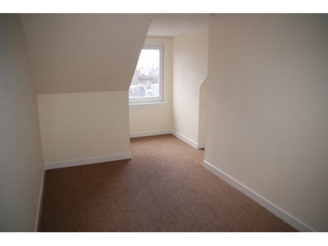  Image of 3 bedroom Terraced house to rent in Cornton Place Crieff PH7 at Crieff Perthshire Perthshire, PH7 3AP