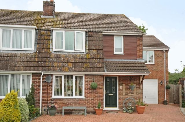  Image of 4 bedroom Semi-Detached house for sale in Mandhill Close Grove Wantage OX12 at Mandhill Close Grove Wantage, OX12 7HY