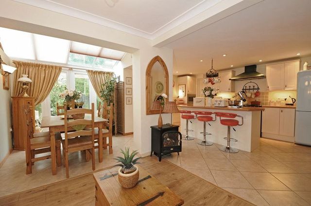  Image of 4 bedroom Semi-Detached house for sale in Mandhill Close Grove Wantage OX12 at Mandhill Close Grove Wantage, OX12 7HY