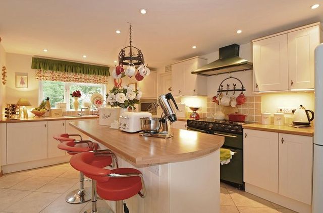  Image of 4 bedroom Semi-Detached house for sale in Mandhill Close Grove Wantage OX12 at Mandhill Close Grove Wantage, OX12 7HY