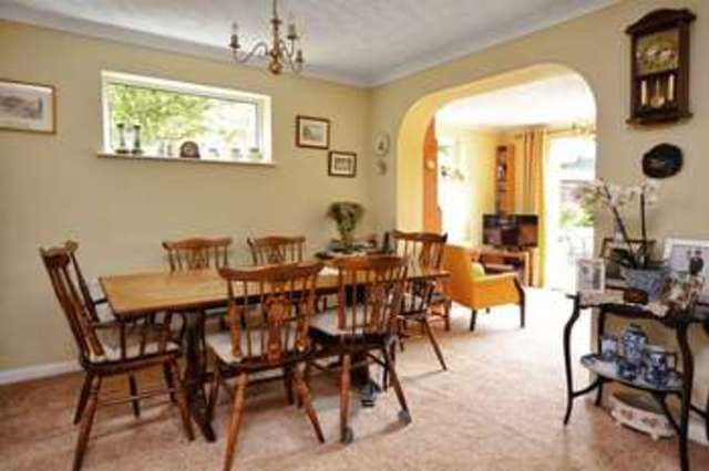  Image of 3 bedroom Detached house for sale in Hermitage Road Abingdon OX14 at Hermitage Road  Abingdon, OX14 5RW