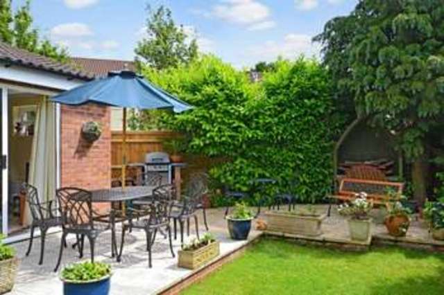  Image of 3 bedroom Detached house for sale in Hermitage Road Abingdon OX14 at Hermitage Road  Abingdon, OX14 5RW