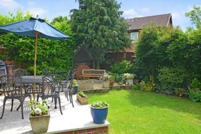  Image of 3 bedroom Detached house for sale in Hermitage Road Abingdon OX14 at Hermitage Road  Abingdon, OX14 5RW