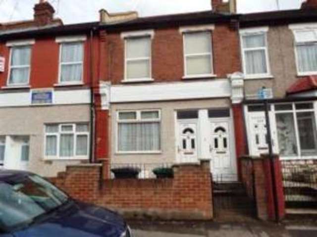  Image of 1 bedroom Flat for sale in Hermitage Road London N4 at London  Manor House, N4 1NN