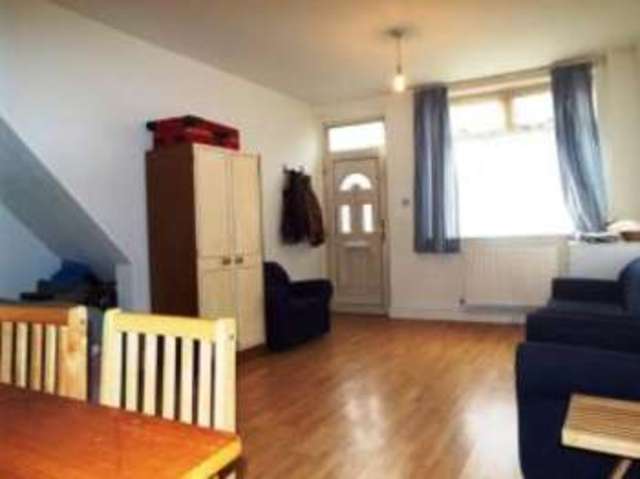  Image of 1 bedroom Flat for sale in Hermitage Road London N4 at London  Manor House, N4 1NN