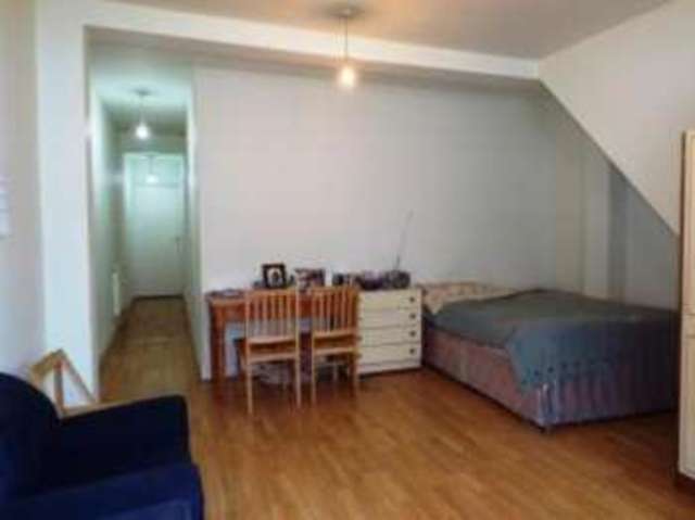 Image of 1 bedroom Flat for sale in Hermitage Road London N4 at London  Manor House, N4 1NN