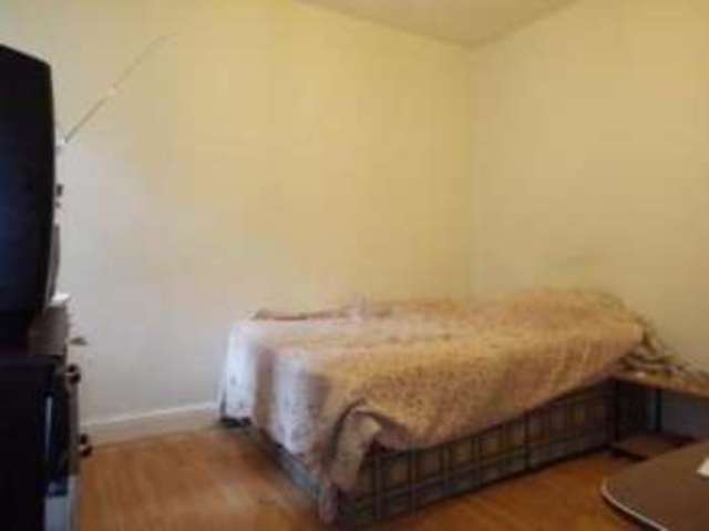  Image of 1 bedroom Flat for sale in Hermitage Road London N4 at London  Manor House, N4 1NN