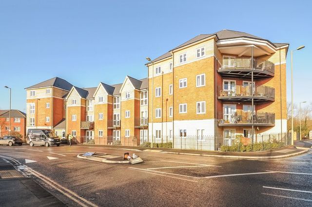  Image of 2 bedroom Retirement Property for sale in Limborough Road Wantage OX12 at Limborough Road  Wantage, OX12 9RB