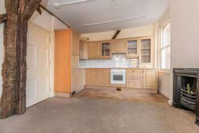  Image of 2 bedroom Flat for sale in Market Place Wantage OX12 at Market Place  Wantage, OX12 8AB