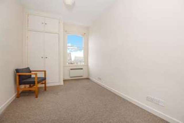  Image of 2 bedroom Flat for sale in Market Place Wantage OX12 at Market Place  Wantage, OX12 8AB