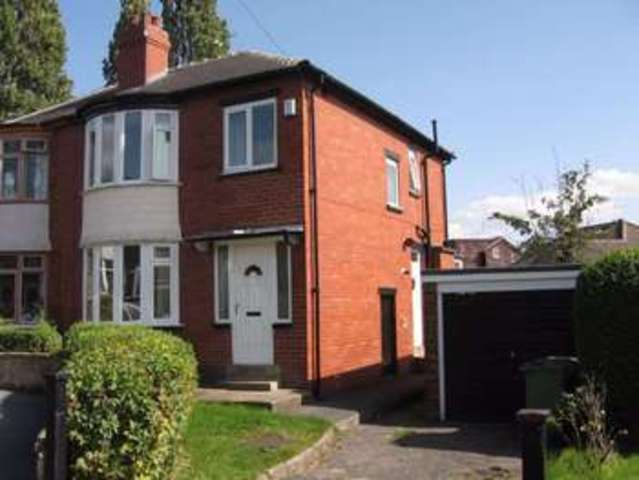  Image of 3 bedroom Semi-Detached house to rent in Montagu Grove Leeds LS8 at Montagu Grove Oakwood Leeds, LS8 2RP