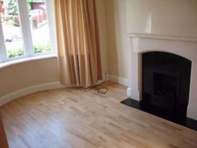  Image of 3 bedroom Semi-Detached house to rent in Montagu Grove Leeds LS8 at Montagu Grove Oakwood Leeds, LS8 2RP