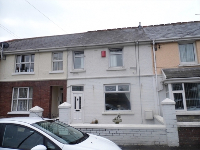  Image of 3 bedroom Terraced house for sale in Newton Nottage Road Porthcawl CF36 at Porthcal Mid Glamorgan Porthcal, CF36 5EE