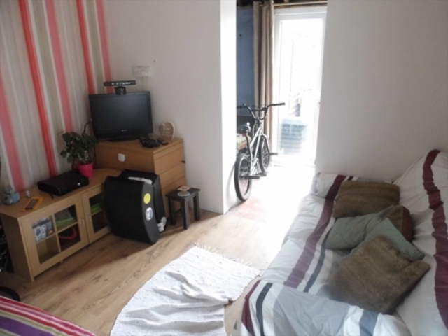  Image of 3 bedroom Terraced house for sale in Newton Nottage Road Porthcawl CF36 at Porthcal Mid Glamorgan Porthcal, CF36 5EE