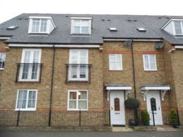  Image of 5 bedroom Terraced house for sale in Nottage Crescent Braintree CM7 at Braintree Essex Braintree, CM7 2TG