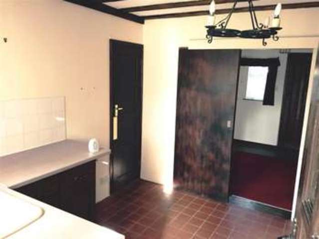  Image of 2 bedroom Bungalow for sale in Oak Lane Headcorn Ashford TN27 at Headcorn Ashford Headcorn, TN27 9TG