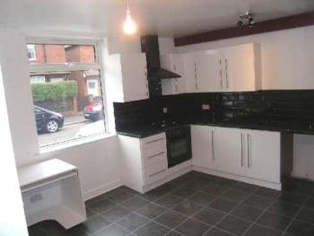  Image of 2 bedroom Terraced house to rent in Peter Street West Macclesfield SK11 at Peter Street West  MACCLESFIELD, SK11 8EF