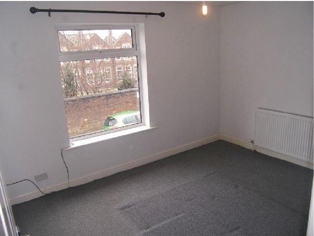  Image of 2 bedroom Terraced house to rent in Peter Street West Macclesfield SK11 at Peter Street West  MACCLESFIELD, SK11 8EF