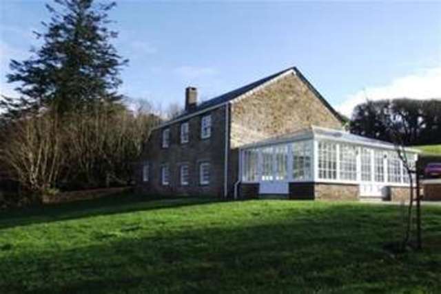  Image of 4 bedroom Detached house to rent in Higher Bodiniel Road Bodmin PL31 at Bodmin, PL31 2PB