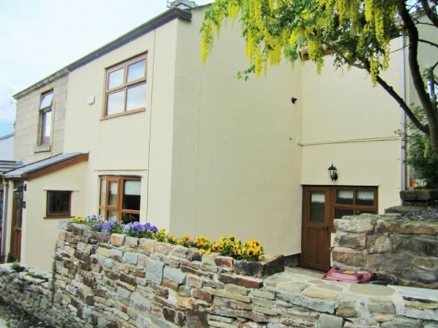  Image of 3 bedroom Cottage for sale in Sunnyhurst Darwen BB3 at Darwen Lancashire Darwen, BB3 1JX